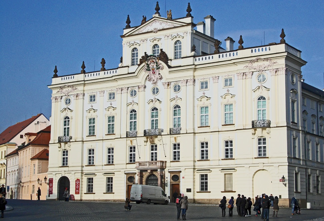 bischoeflisches_palais_hradschiner_platz_01
